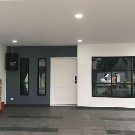 22Pax :Taman Pelangi Party House Nearby Midvelly Villa Johor Bahru Exteriör bild
