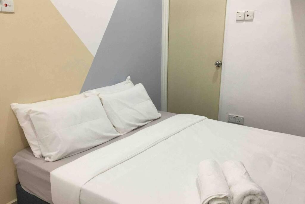 22Pax :Taman Pelangi Party House Nearby Midvelly Villa Johor Bahru Exteriör bild