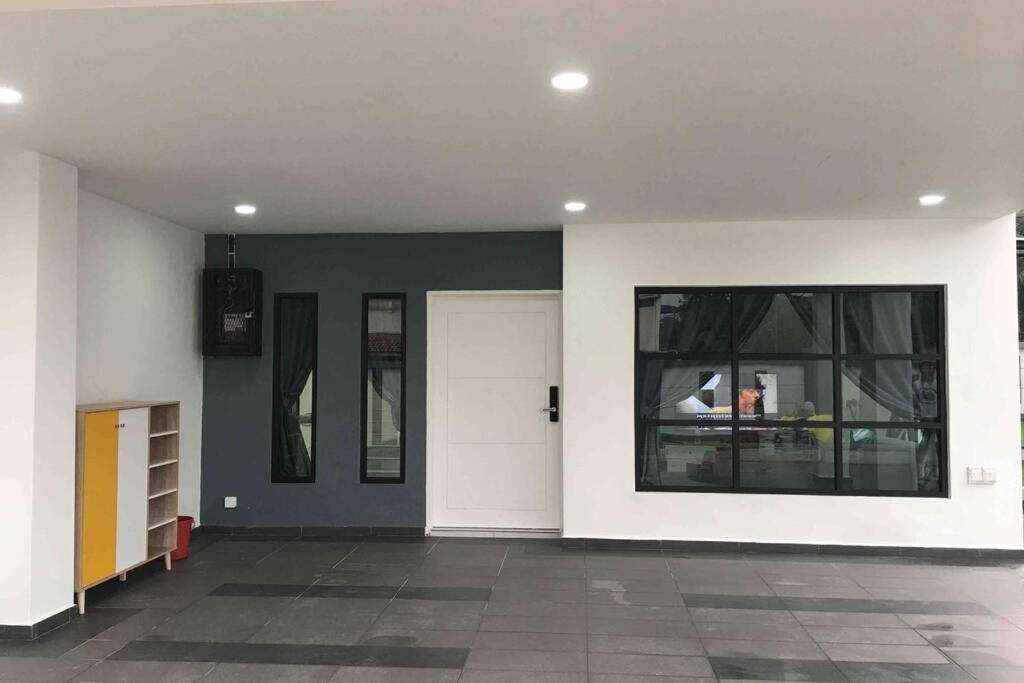 22Pax :Taman Pelangi Party House Nearby Midvelly Villa Johor Bahru Exteriör bild
