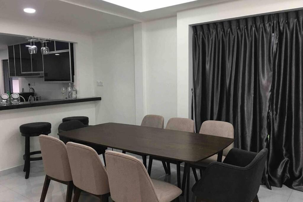 22Pax :Taman Pelangi Party House Nearby Midvelly Villa Johor Bahru Exteriör bild