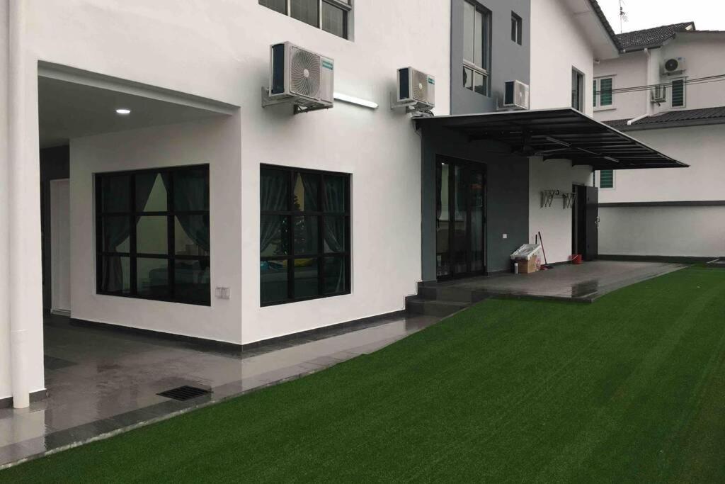 22Pax :Taman Pelangi Party House Nearby Midvelly Villa Johor Bahru Exteriör bild